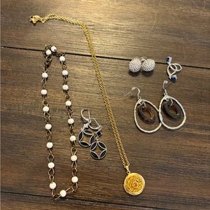 Cosmetic jewelry bundle